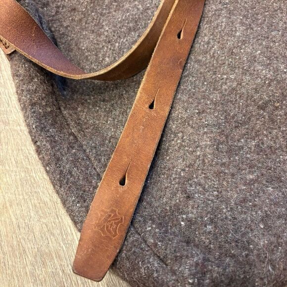 Karlen Swiss Wool Messenger Bag - Picture 7 of 9